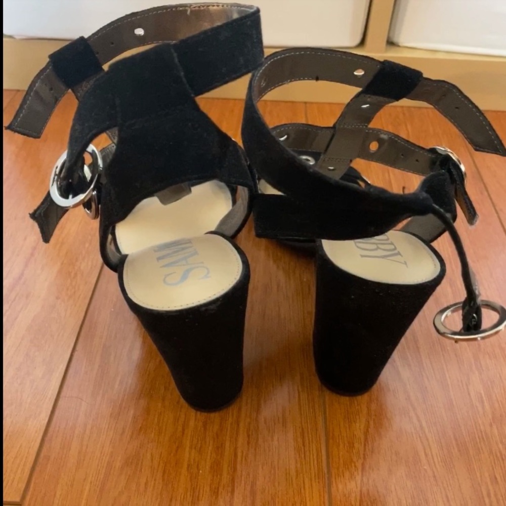 NWOT Target Sam & Libby Black Strappy Heels with Metal Ring Detailing - Picture 3 of 5